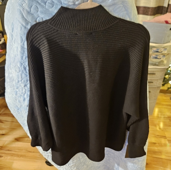 Sweater - Picture 6 of 6